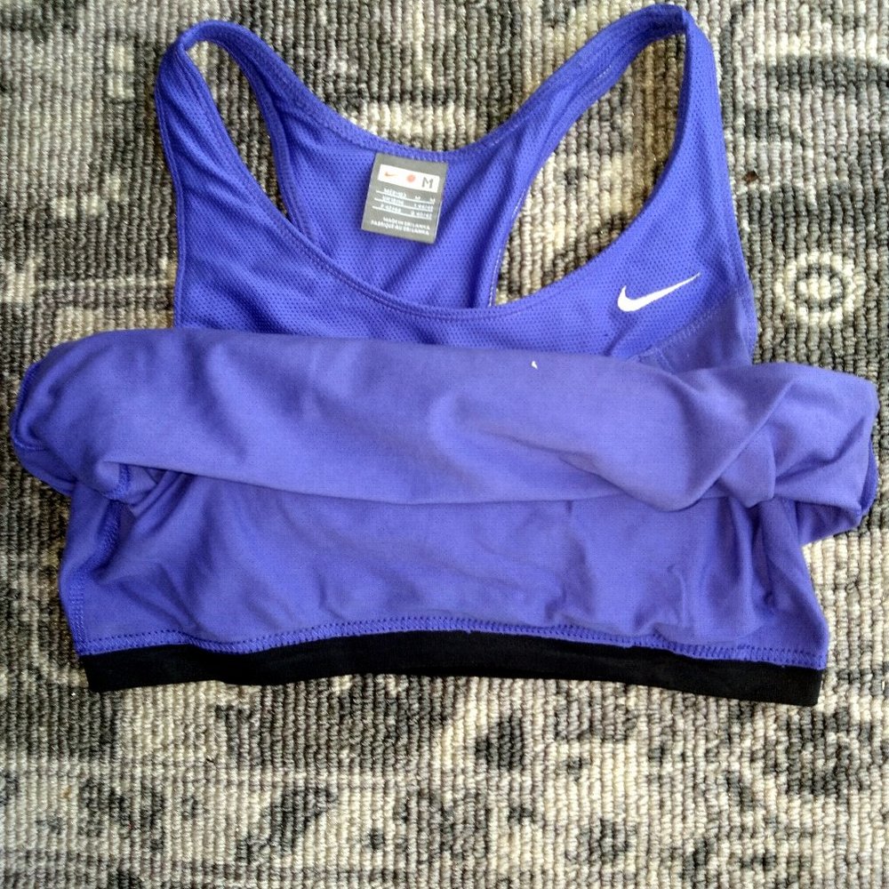 NIKE women's sports tank top with bra support EUC - Picture 7 of 8